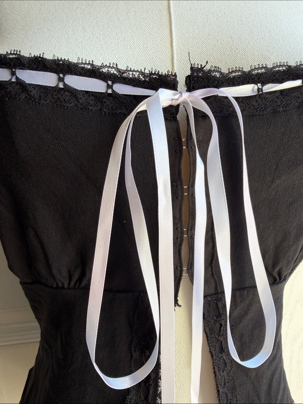 Windsor Vintage Inspired Black Lace-Trim Ribbon Strap Whimsygoth Top Size Medium - Picture 4 of 10